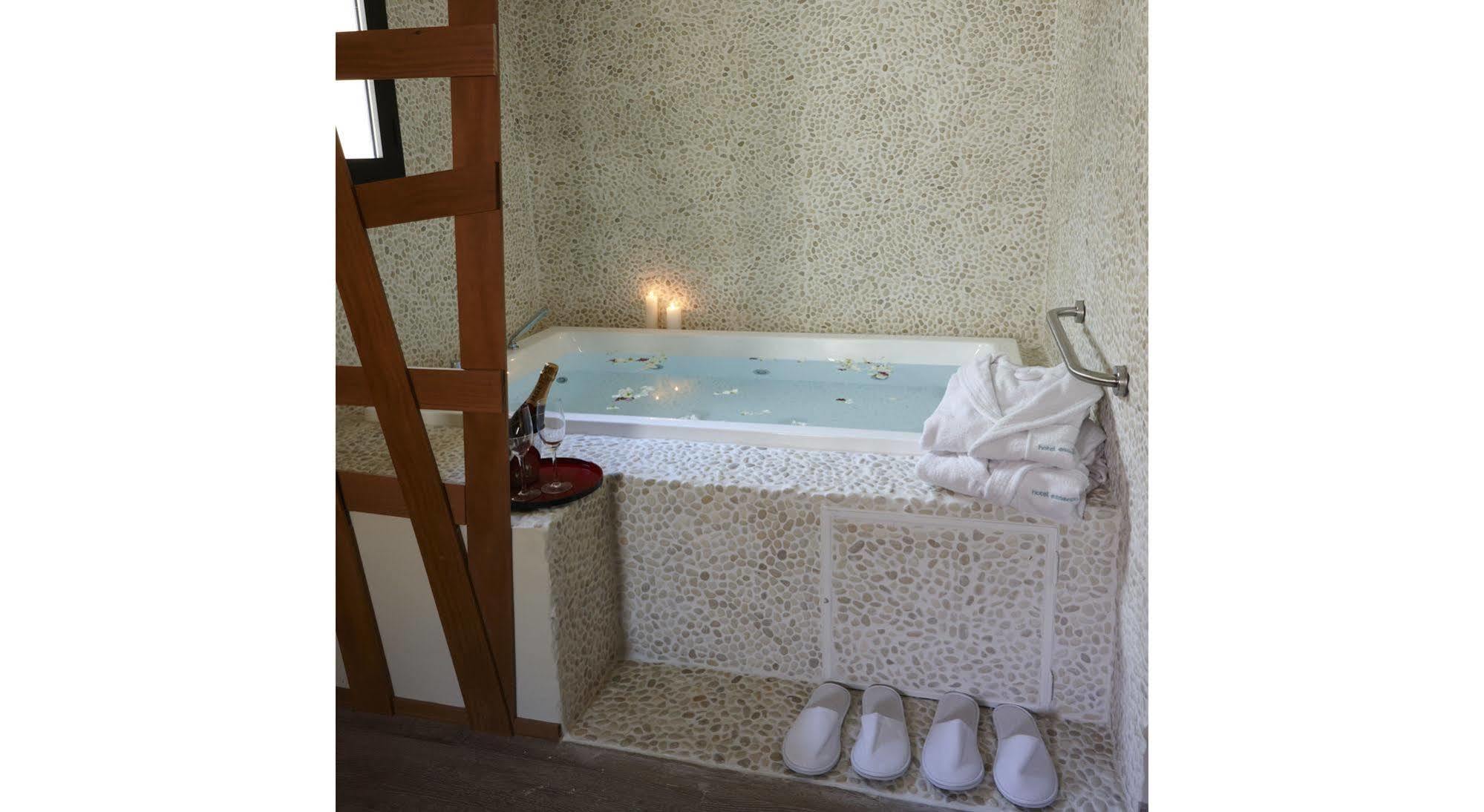 Hotel Galeria Essentia 아레세나 외부 사진