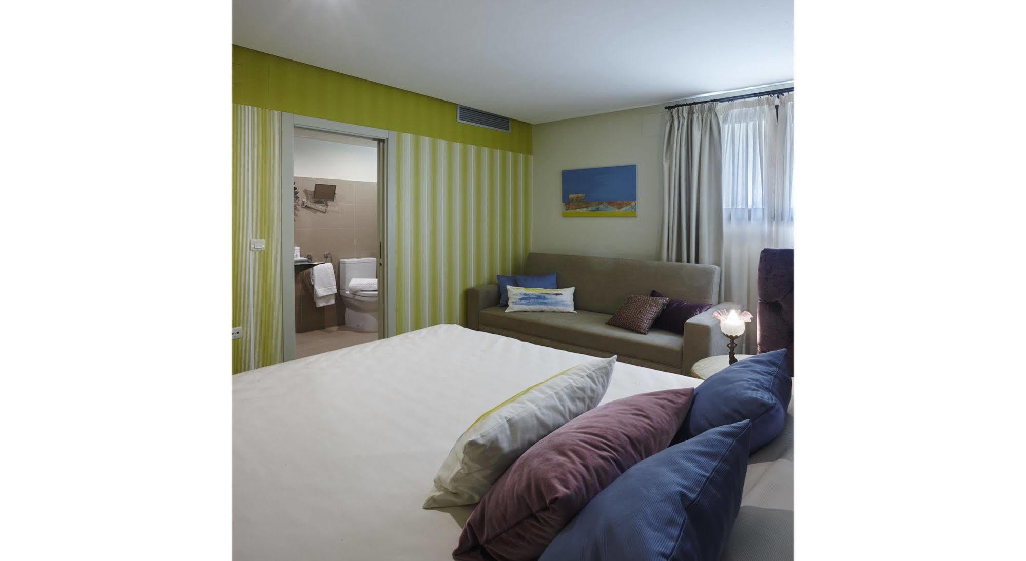 Hotel Galeria Essentia 아레세나 외부 사진
